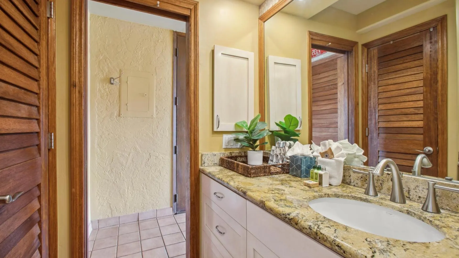 Kbm Resorts Free Car Papakea Pke-304 Renovated Studio With Ocean Views Kaanapali Apartment